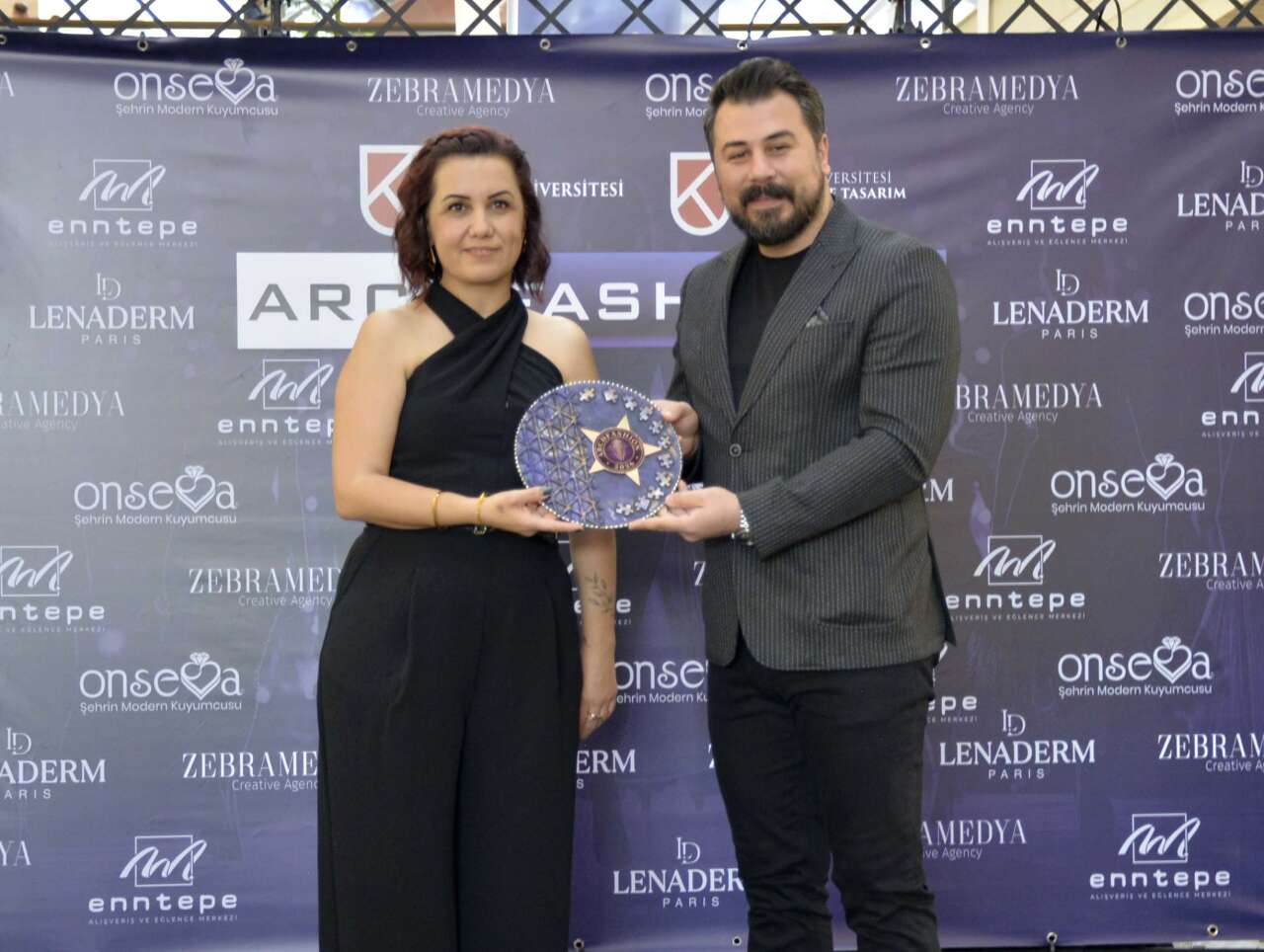 Konya’da genç mimarlar bina değil, elbise dikti 11